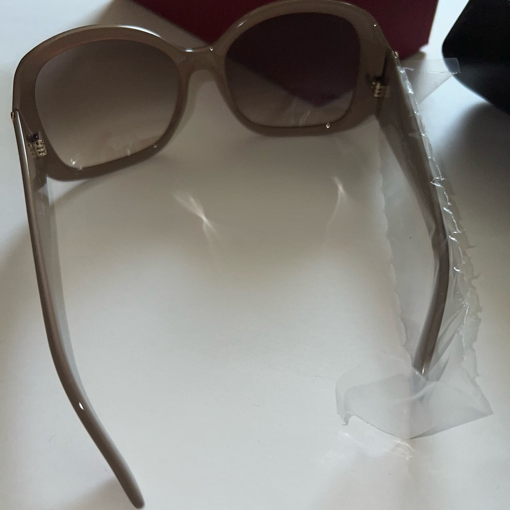 Salvatore Ferragamo Sunglasses - Picture 10 of 12
